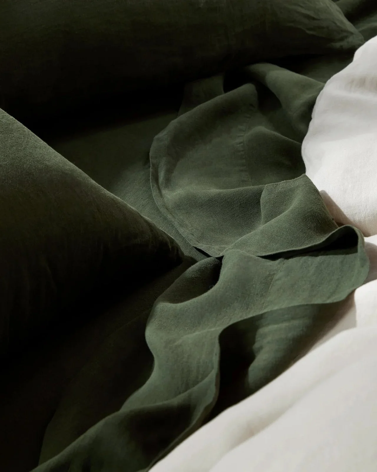Linen Fitted Sheet (Evergreen) - Image 2