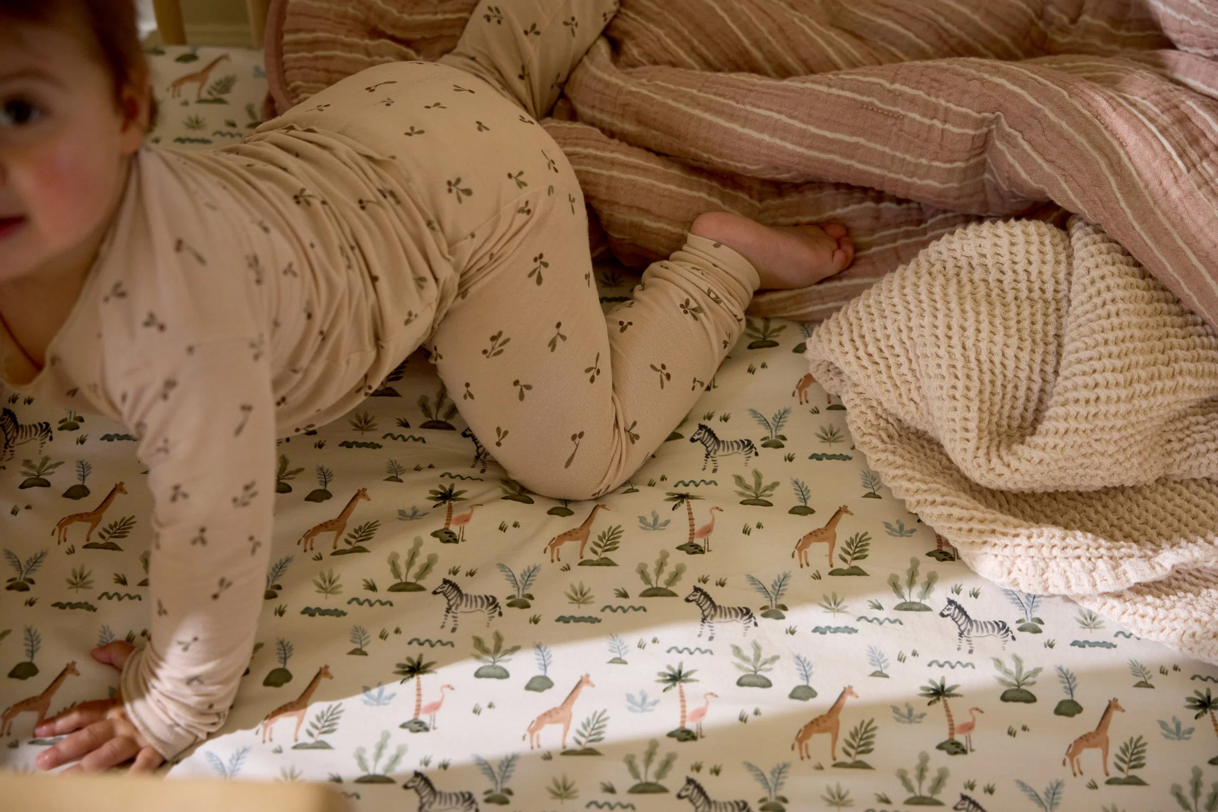 Percale Crib Sheet (Animal Print) - Image 4